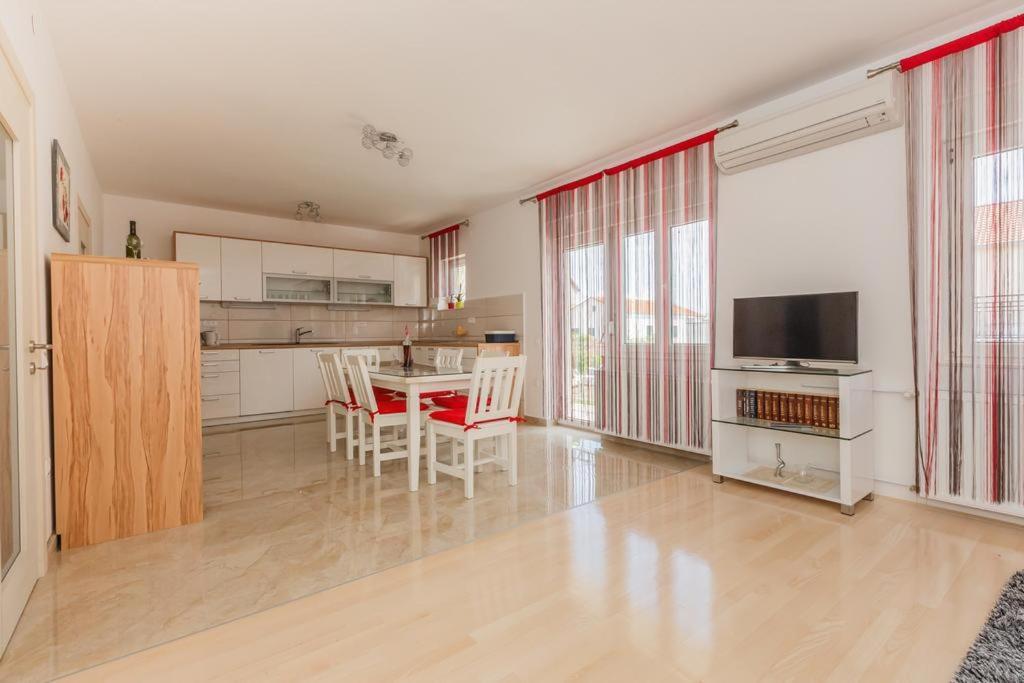 Kaštela Apartman A&B מראה חיצוני תמונה